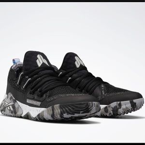 NWOT - REEBOK JJ III SHOES